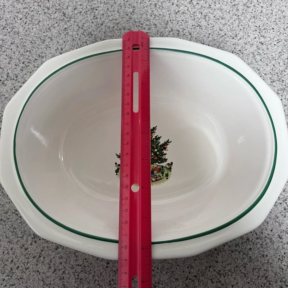 Pfaltzgraff Christmas Heritage Pattern Oval Bowl